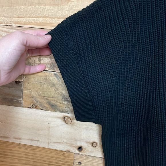 She + Sky size Large Short Sleeve Oversize Black Soft Knit Sweater with Pocket - Picture 3 of 6